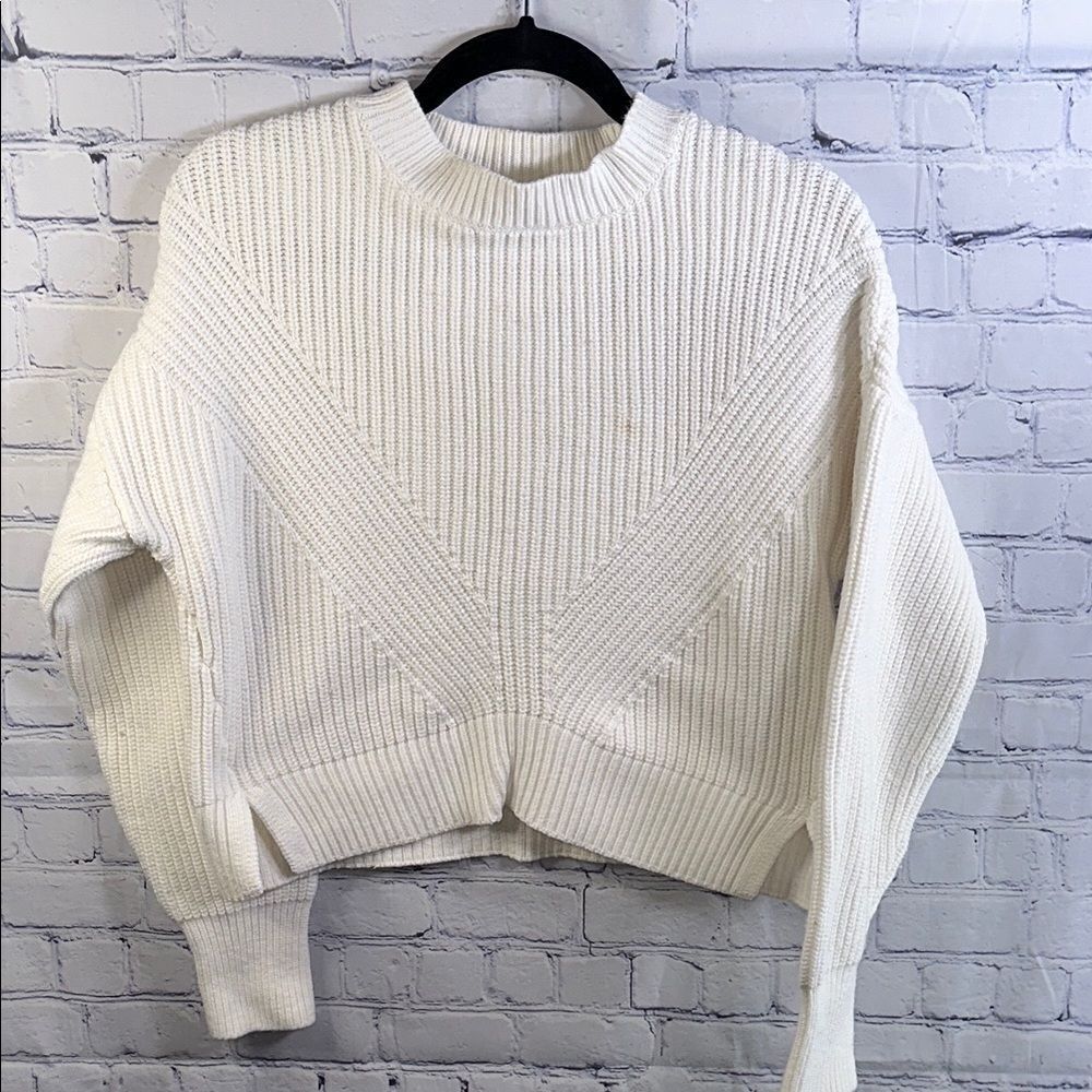 ✨ White Abercrombie & Fitch Thick Sweater - Size Small